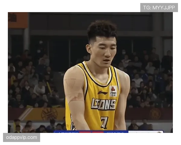 孙铭徽训练完直接拎两袋蛋白粉回家，冰箱塞满鸡胸肉，邻居以为他开健身餐外卖